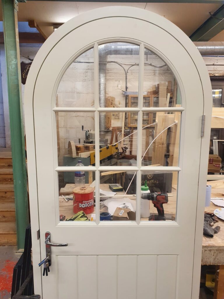 accoya arched door frame 1